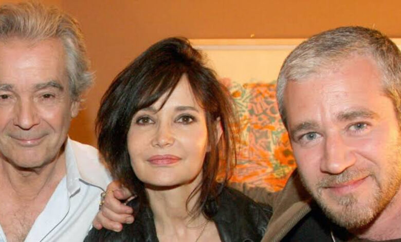 Pierre Arditi et Florence, confrontés au mutisme de leur fils Frédéric, un silence qu'il utilise comme mécanisme de protection face à son passé Pierre Arditi et Florence, confrontés au mutisme de leur fils Frédéric, un silence qu'il utilise comme mécanisme de protection face à son passé | People MGZ