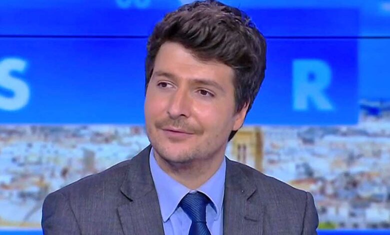 La vie en dehors des écrans d'Eliot Deval, animateur à Europe 1 et CNews, révèle un homme profondément satisfait | People MGZ