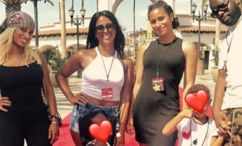 La famille de Gims pose aux côtés d'Antonella tandis que Booba prend la défense de Demdem La famille de Gims pose aux côtés d'Antonella tandis que Booba prend la défense de Demdem | People MGZ