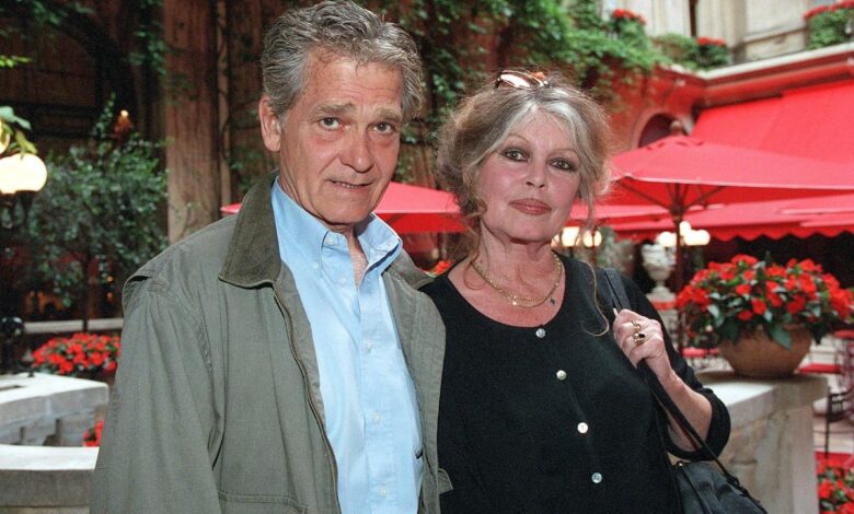 Bernard d'Ormale se montre en public quelques jours après le dernier voyage de Brigitte Bardot lors d'un événement particulier Bernard d'Ormale se montre en public quelques jours après le dernier voyage de Brigitte Bardot lors d'un événement particulier | People MGZ