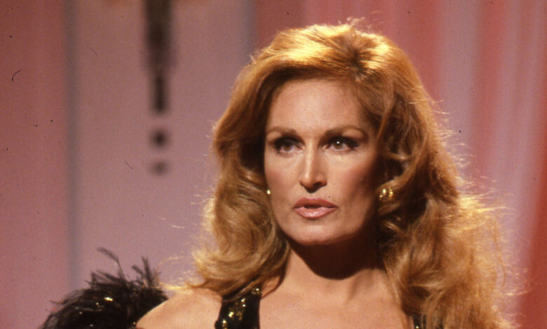 Dalida et sa grossesse cachée : pourquoi la diva a renoncé à devenir mère avec ce jeune étudiant ? Dalida et sa grossesse cachée : pourquoi la diva a renoncé à devenir mère avec ce jeune étudiant ? | People MGZ