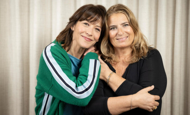Sophie Marceau et Lisa Azuelos révèlent un secret qui les a longtemps tourmentées | People MGZ