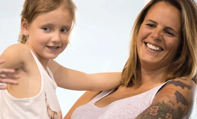 Laure Manaudou : son défi majeur avec ses trois enfants Laure Manaudou : son défi majeur avec ses trois enfants | People MGZ