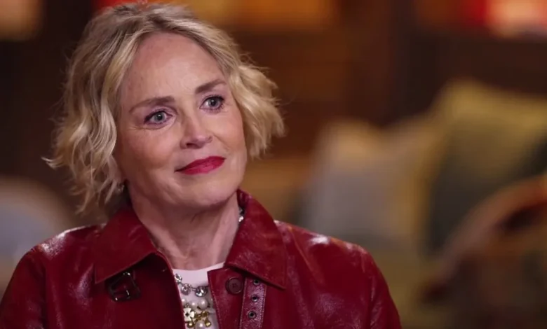 Sharon Stone dévoile son corps à 68 ans et bouscule les codes Sharon Stone dévoile son corps à 68 ans et bouscule les codes | People MGZ
