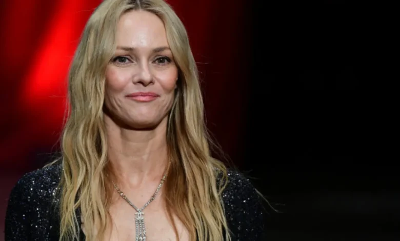 Vanessa Paradis s'exprime sur les accusations d'agressions sexuelles visant Patrick Bruel et elle est sans détour ! | People MGZ