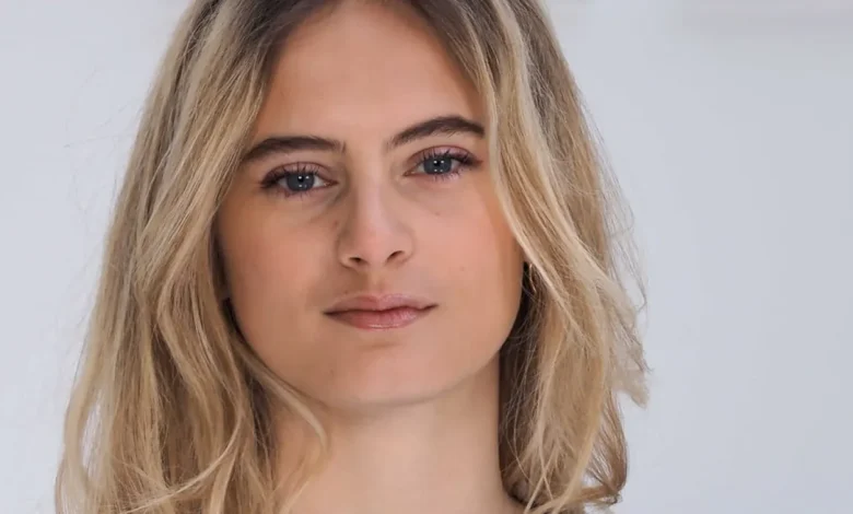 Violette d'Urso, la fille d'Inès de la Fressange, poursuit ses études dans une ville très prisée et c'est un choix étonnant | People MGZ
