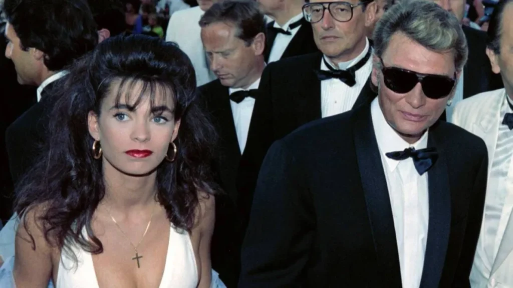 Adeline Blondieau accuse Johnny Hallyday de l'avoir abusée à 14 ans et elle pulvérise Amanda Sthers | People MGZ